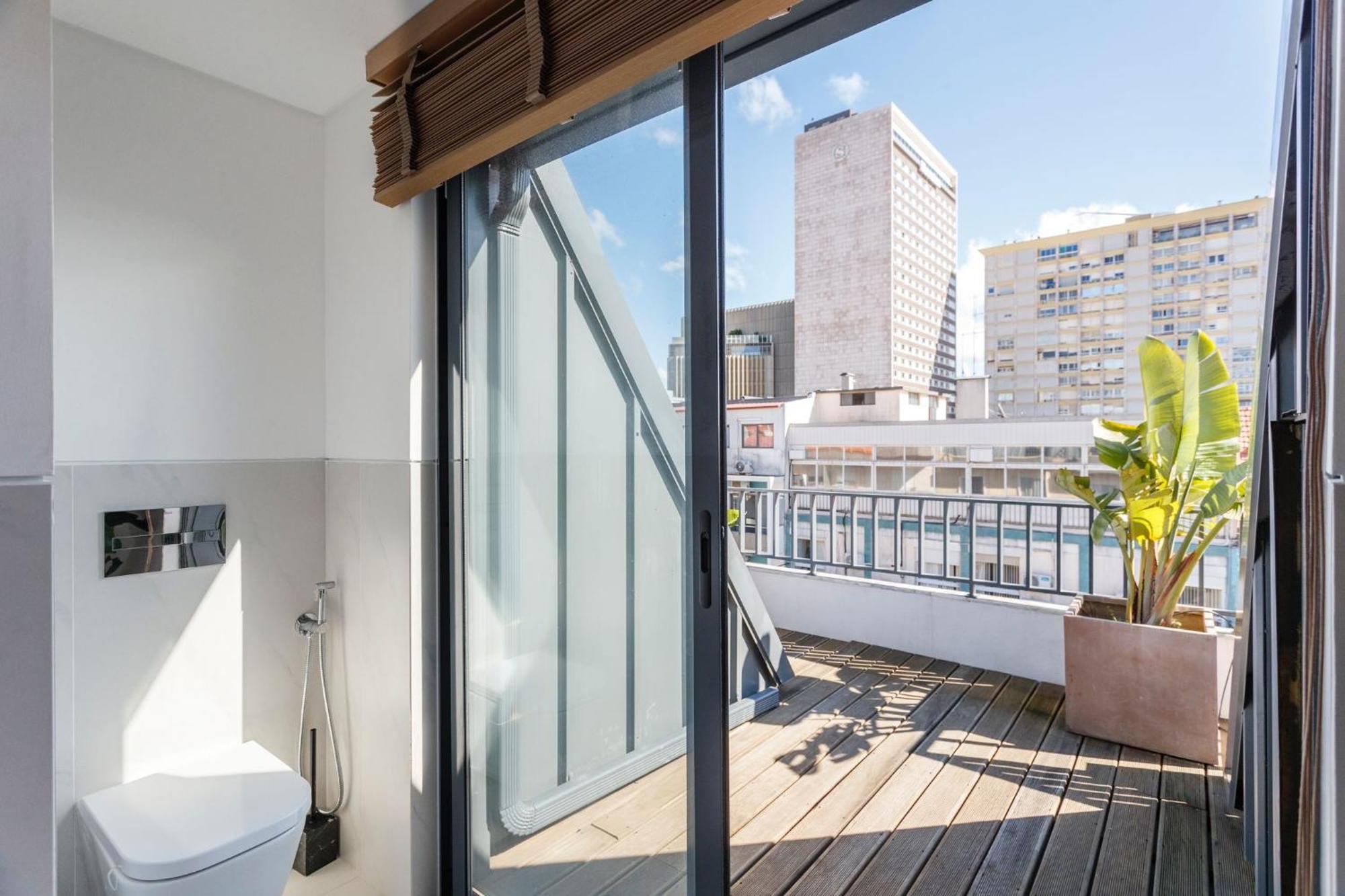 Luxury Suite With Balcony And Shared Accommodation In The Parque Eduardo VII Area Lissabon Exterior foto